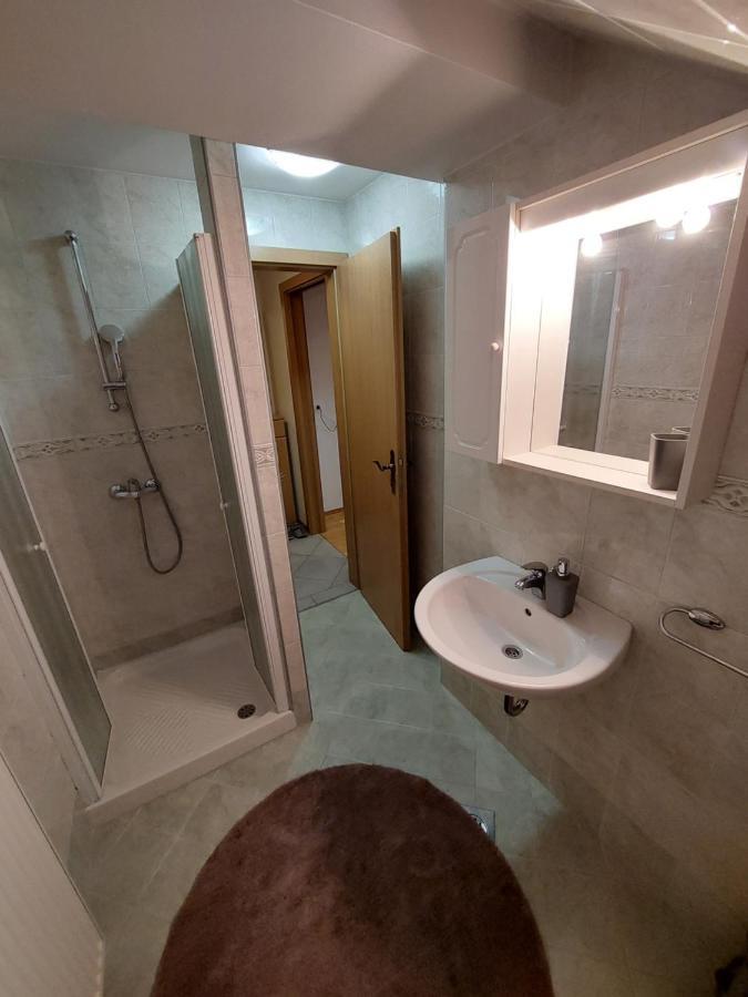 Apartmaji Vesna بوينج المظهر الخارجي الصورة