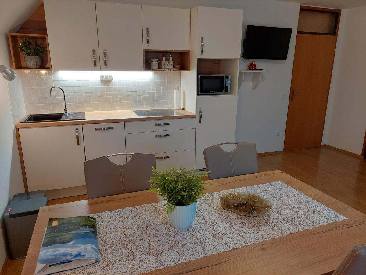 Apartmaji Vesna بوينج المظهر الخارجي الصورة