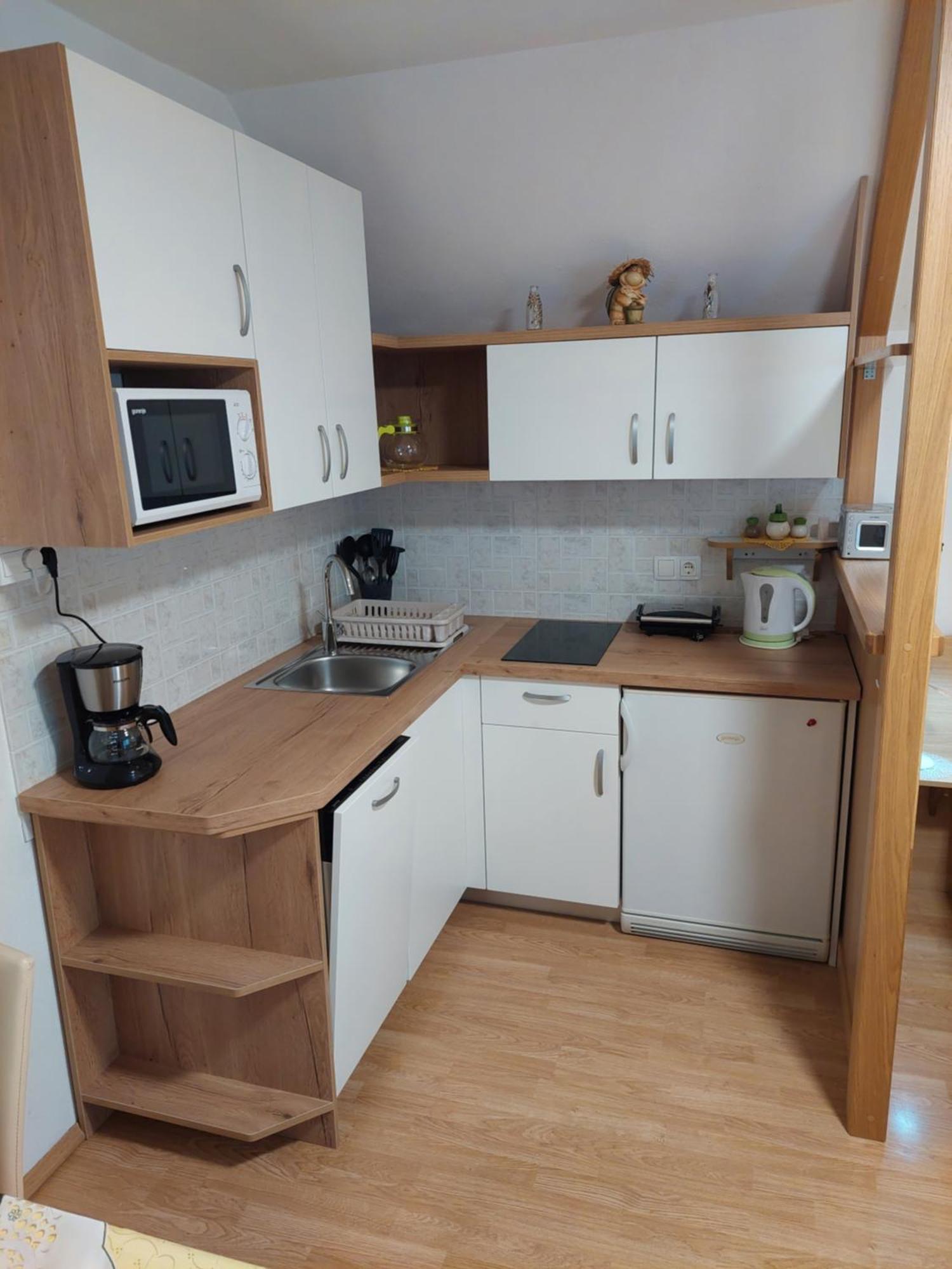 Apartmaji Vesna بوينج المظهر الخارجي الصورة