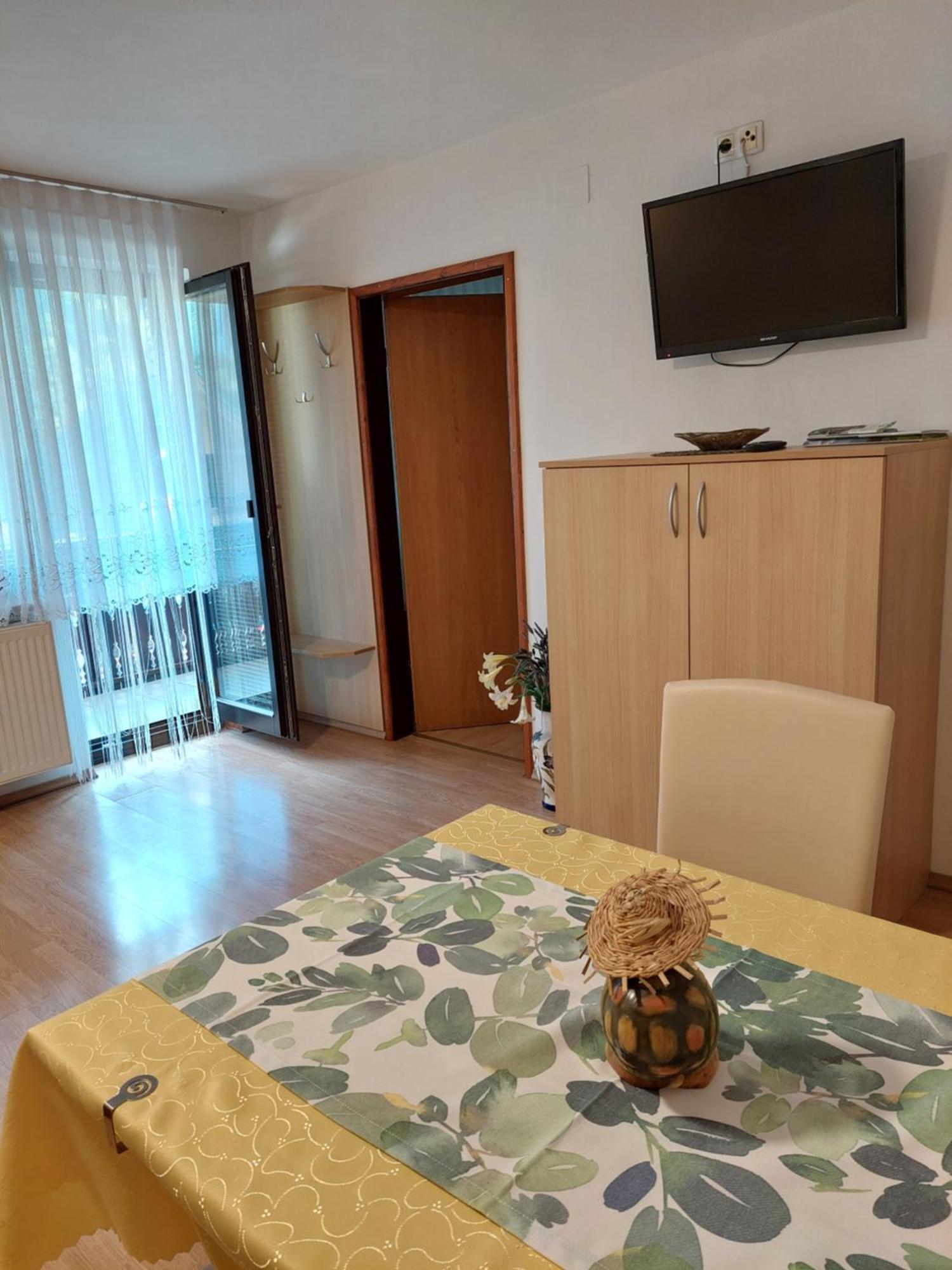 Apartmaji Vesna بوينج المظهر الخارجي الصورة